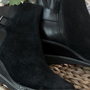 COLE HAAN / NIKE COLLABORATION * WOMEN’S BOOTS * SIZE 8 * BRAND NEW *